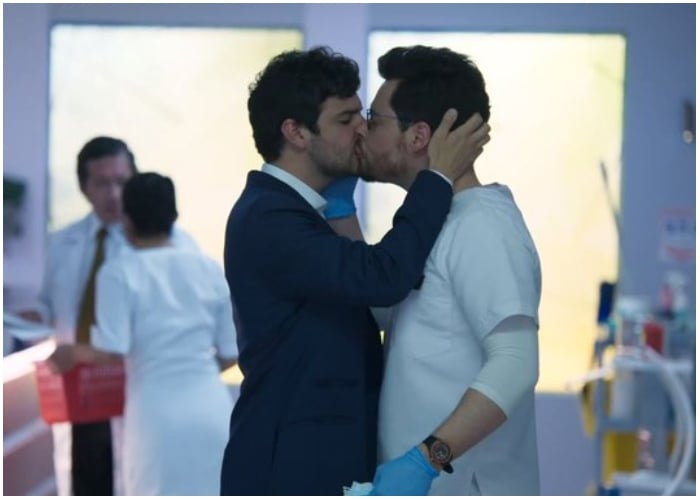 VIDEO: El beso gay que revivió el rating de RCN