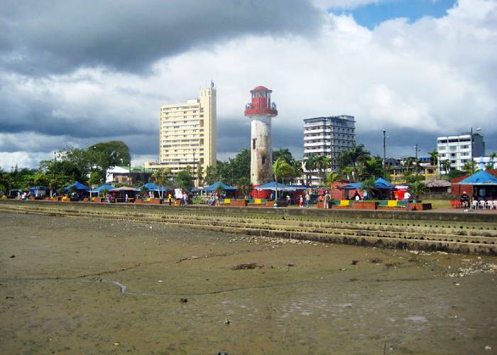 De espaldas al Pacífico