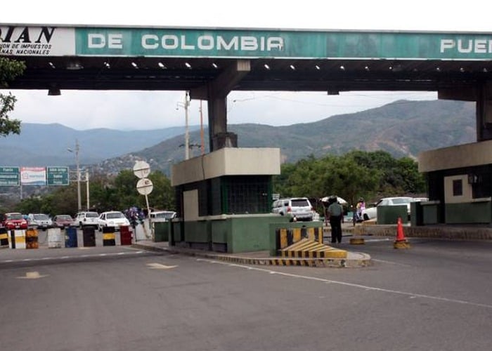 Las fronteras terrestres y fluviales de Colombia de nuevo cerradas