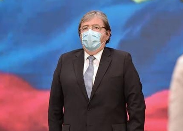 Carlos Holmes, un obsesivo del tapabocas que el Covid traicionó