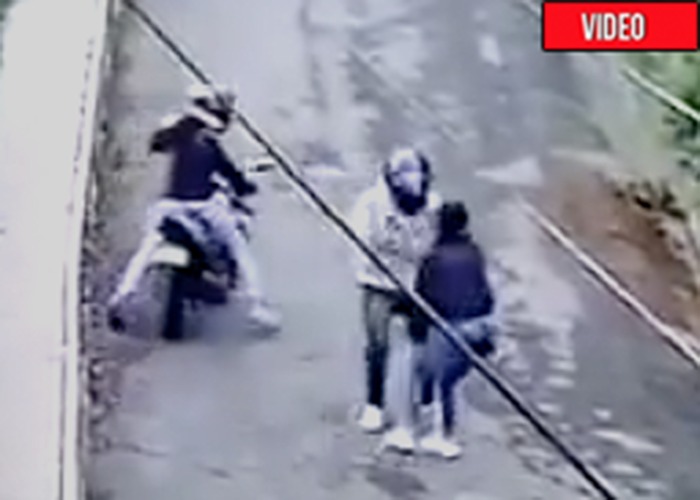 ¡Qué peligro ser mujer! Joven es atacada a cuchillo en Popayán