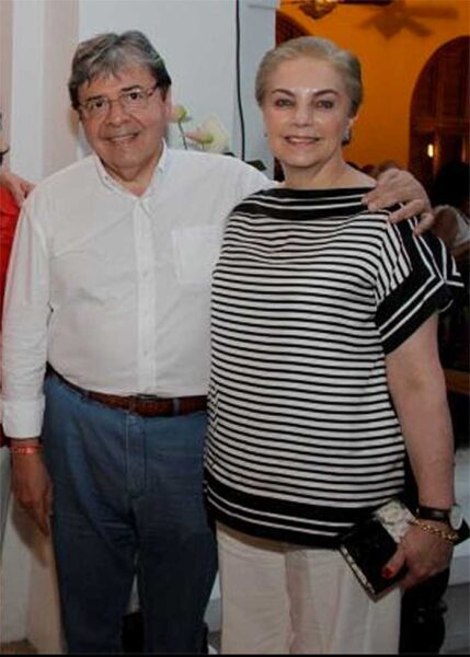  - La esposa del Ministro Carlos Holmes que no lo pudo despedir