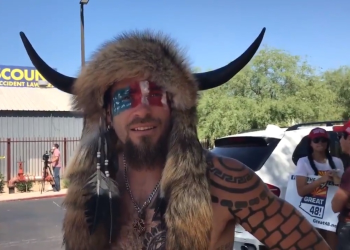 Q-Shaman, el hombre disfrazado de búfalo que irrumpió en el Capitolio