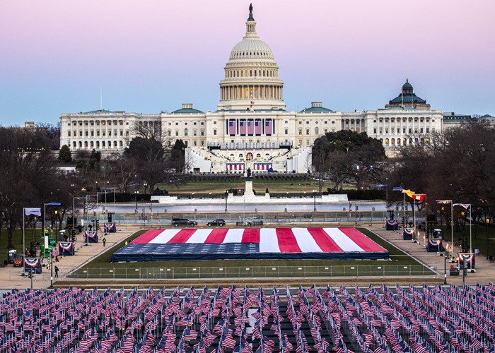 200 mil banderas reemplazan al público que no podrá estar en la posesión