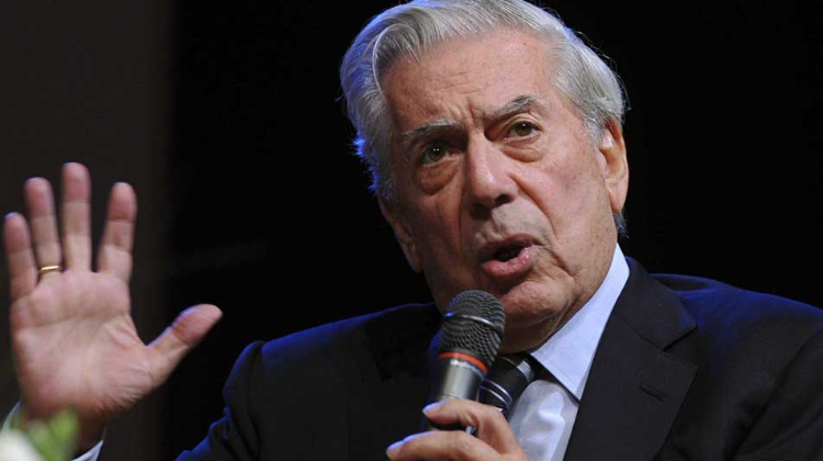 Mario Vargas Llosa, ¿un genio o un cínico de las letras?