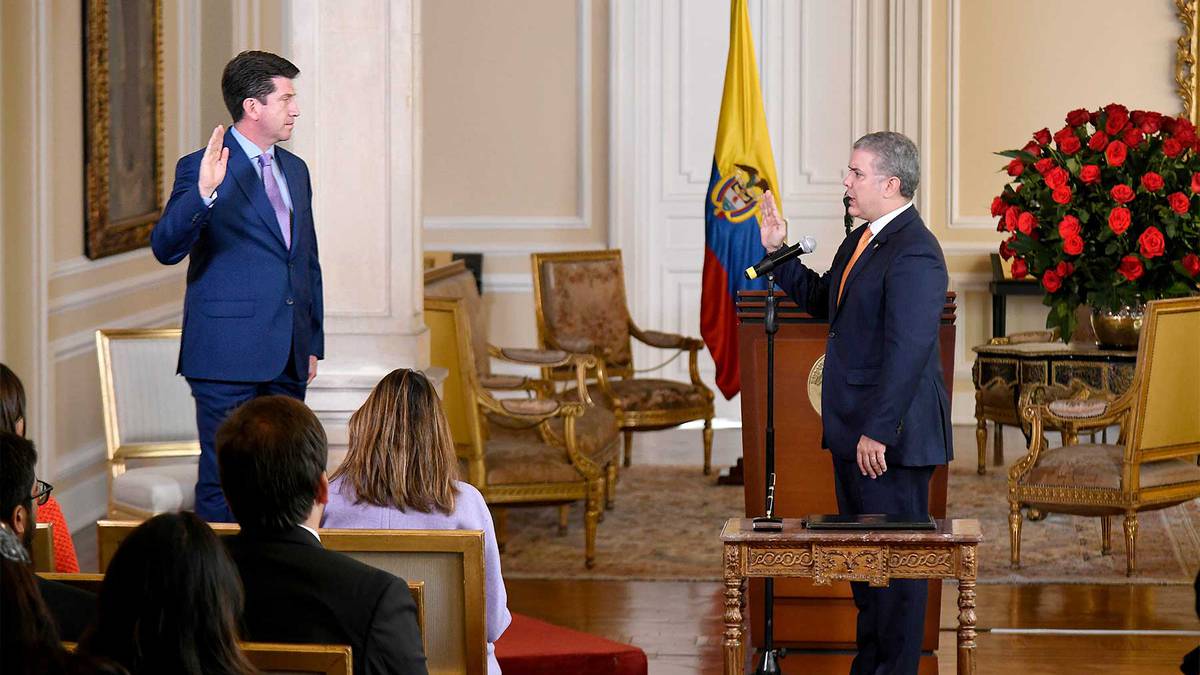 No paran de despellejar a Duque por nombrar a Diego Molano Ministro de Defensa