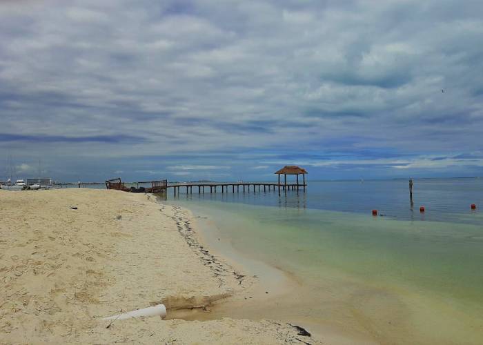 En Cancún, el mal olor ahuyenta a los turistas