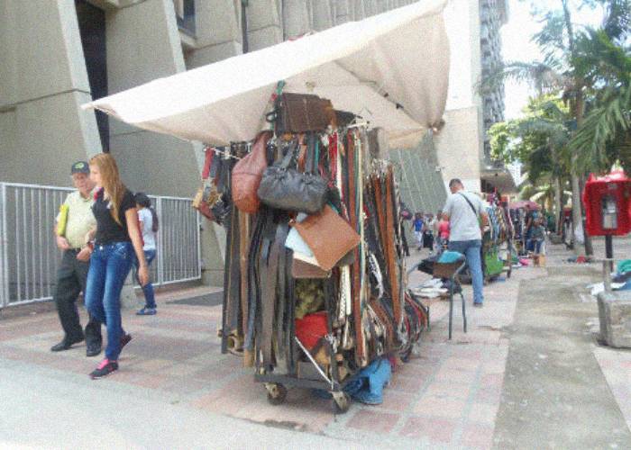 ¿Medellín realmente se ha preocupado por los venteros informales tras la llegada del COVID-19?
