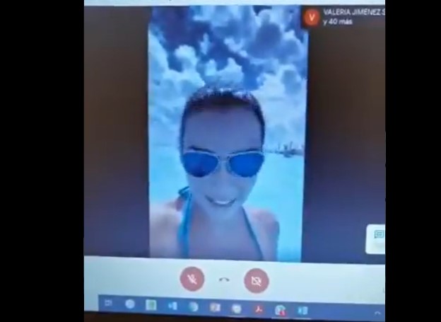 El colmo de la gomelería: recibir clase desde Cancún