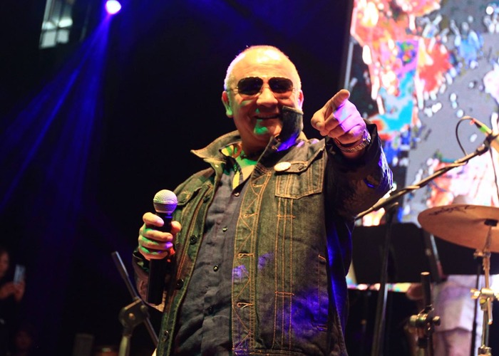 César Mora, otra gloria de la televisión al que la pandemia arrinconó