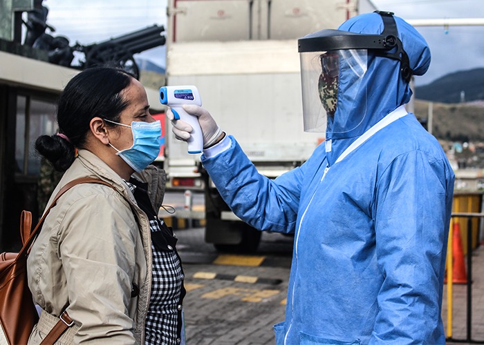 Adiós al termómetro y al tapete: Bogotá elimina medidas inútiles