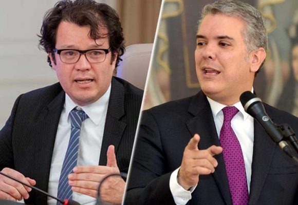 Victor Muñoz llega a su nuevo puesto cargado de asesores