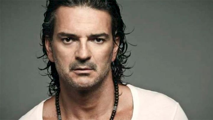 Arjona, el golpeador que le canta a las mujeres