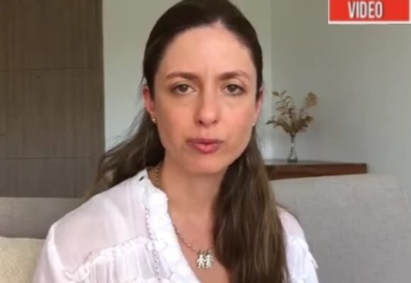 VIDEO: Las suplicas de una madre por volver a ver a sus hijos después de 3 años