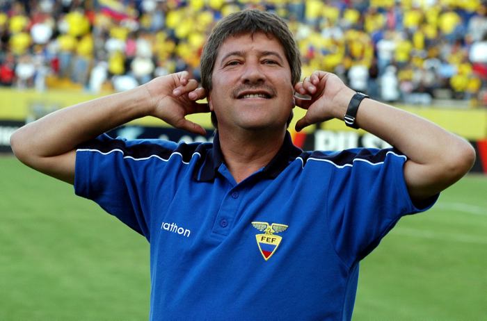 Amar a los futbolistas por encima de todo: la clave del éxito del Bolillo