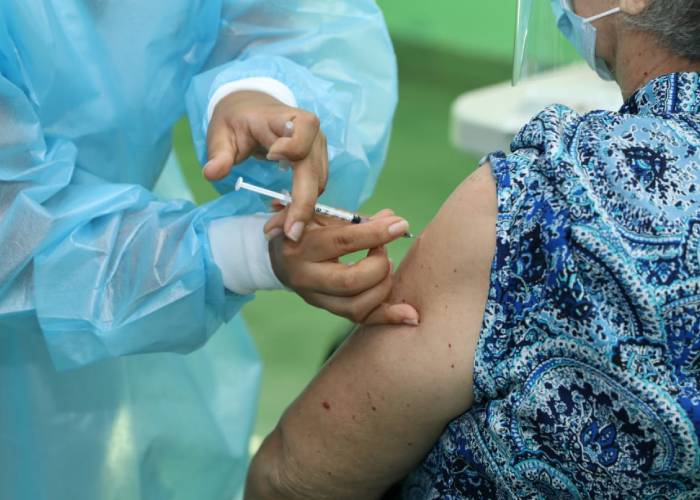 Privatizar la vacunación: sálvese el que pueda