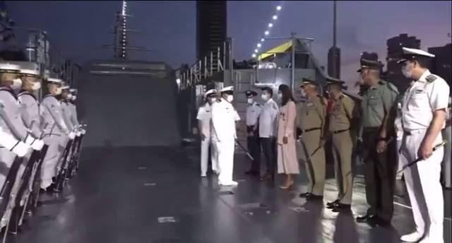 La vicepresidenta se enfurece por burlas que provocó su caída