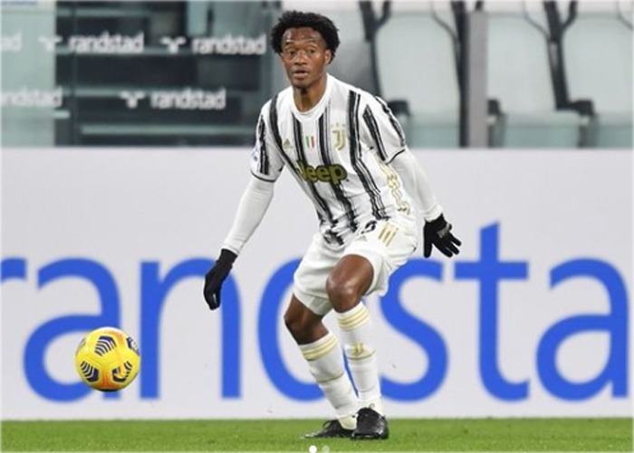 Espectacular pase de Cuadrado en Champions