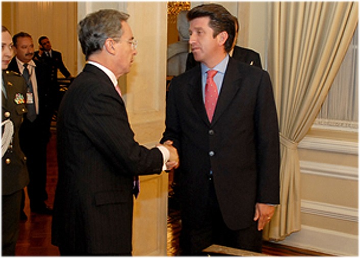 Mindefensa le echa mano a antigua subalterna suya en Acción Social como Viceminsitra