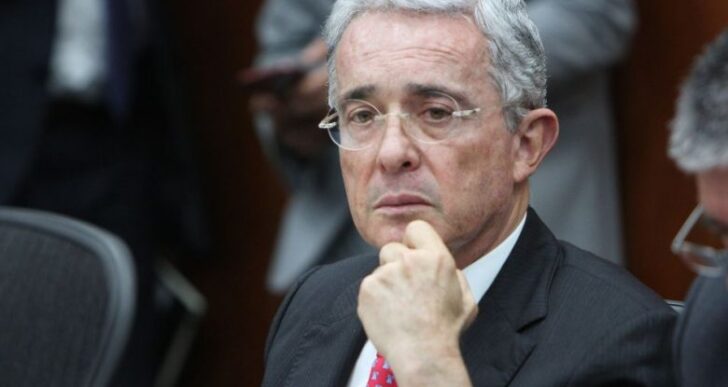  - Uribe con todo contra directivos de Twitter