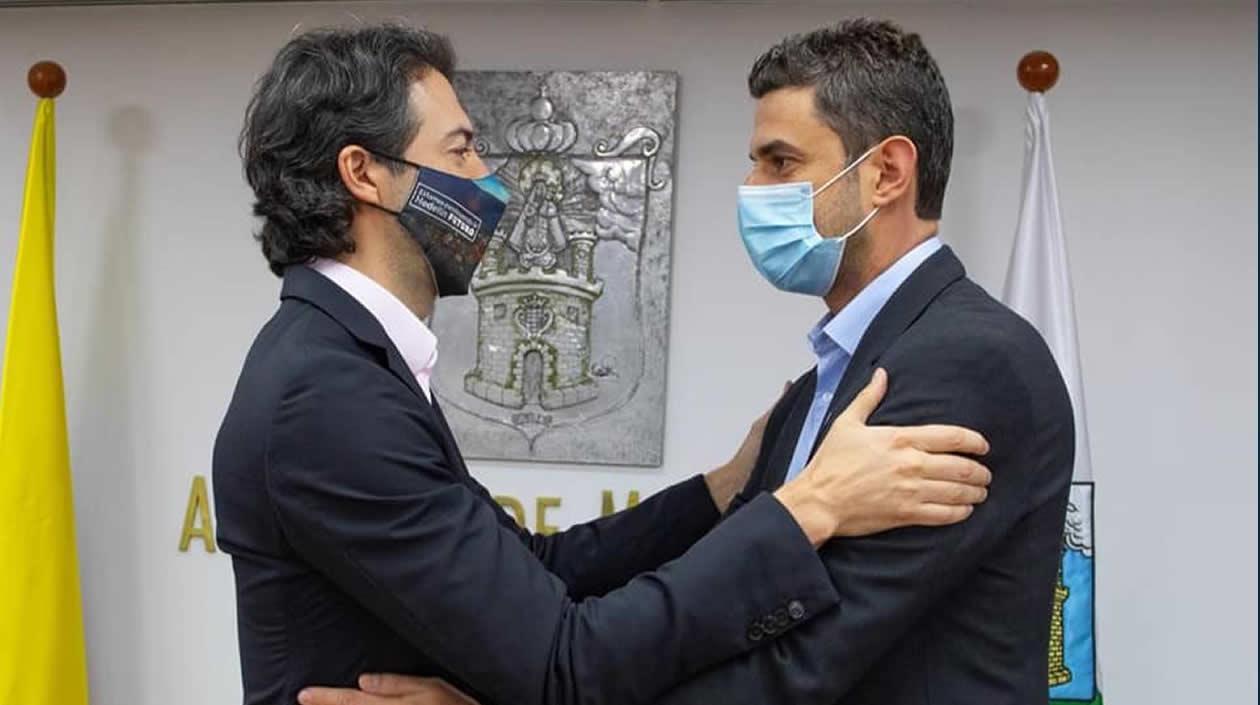 El alcalde de Medellín culpa al uribismo por renuncia de gerente de EPM