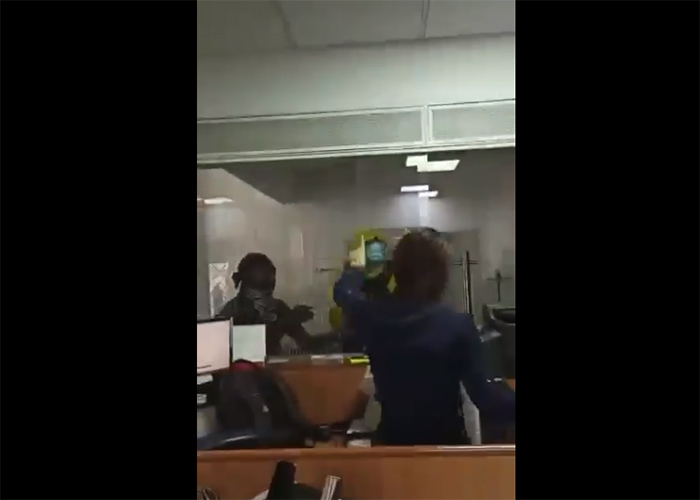 VIDEO: El despiadado ataque a empleados de un banco en Cali