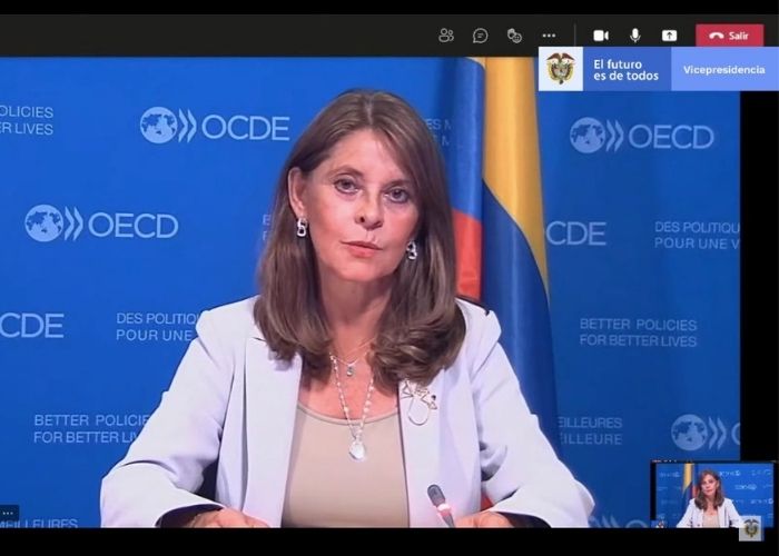 En medio del Paro, la vicepresidenta viajó a París al celebrar la entrada a la OCDE