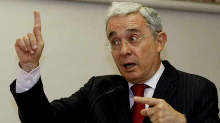 #PelandoElCobre ¡Uribe:Pilatos!