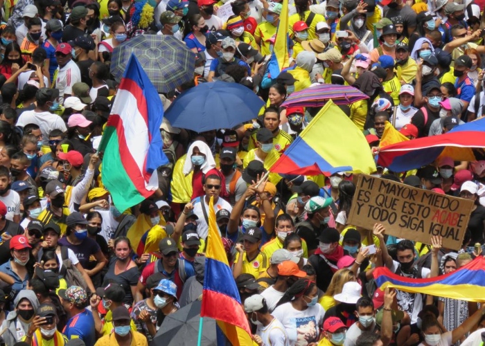 Los caleños le quitaron la bandera de Colombia al uribismo