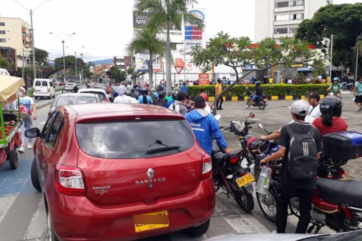 Cali, ahogada por el desabastecimiento y los retenes ilegales