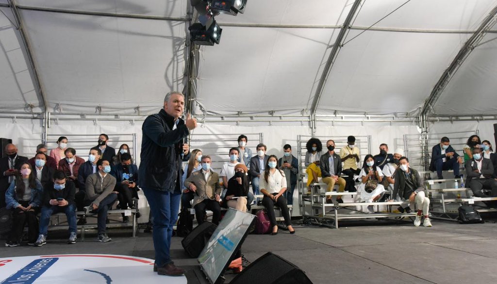 Con pasaje incluido el Presidente invitó 50 jóvenes