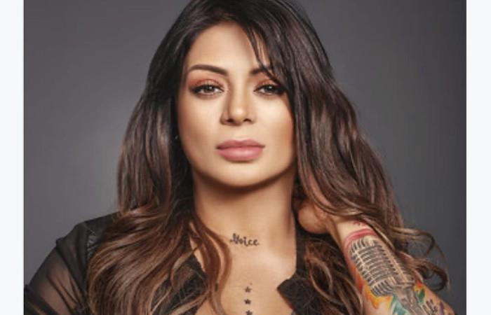 VIDEO: La pasión de Marbelle por la policia