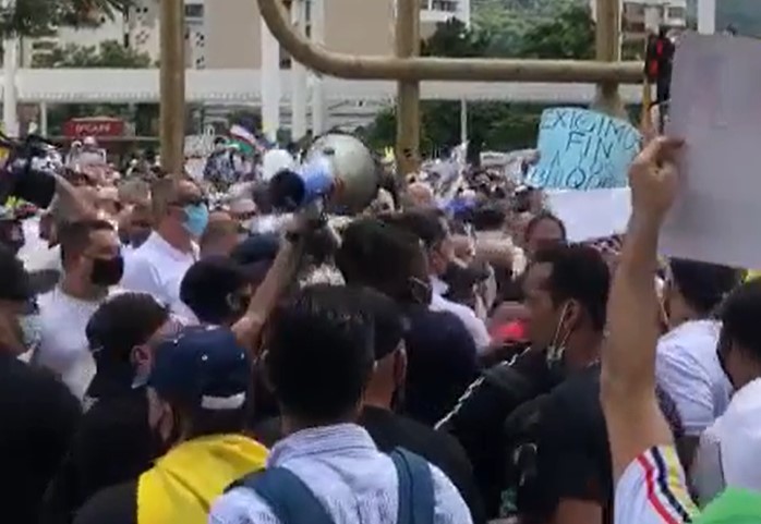 VIDEO: Tropel en la Marcha del Silencio en Cali