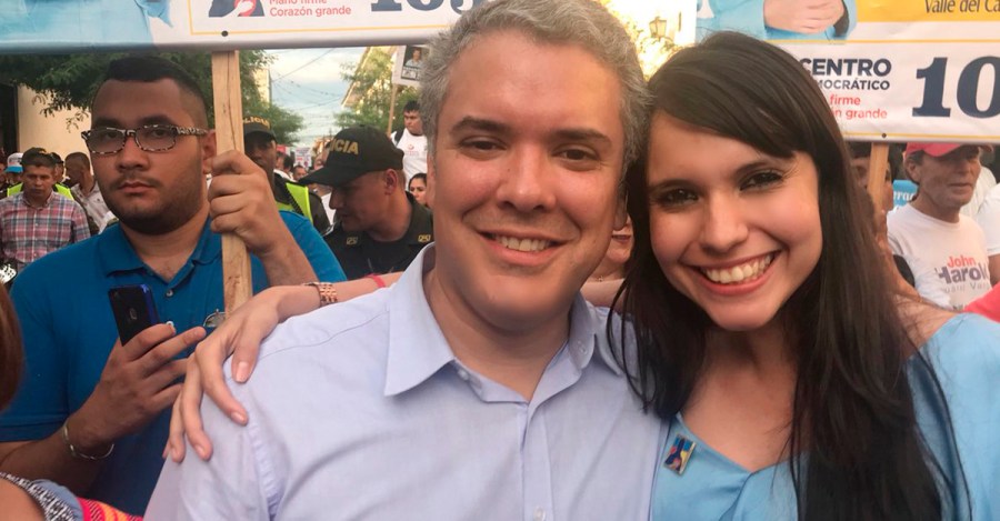 Natalia Bedoya aburrida con la incompetencia de Duque