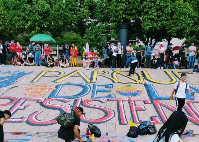 En Medellín, el Parque de los Deseos se convirtió en el de la Resistencia