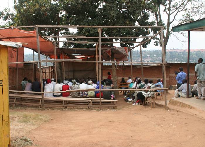 Justicia sobre la hierba, el claroscuro de los tribunales de gacaca