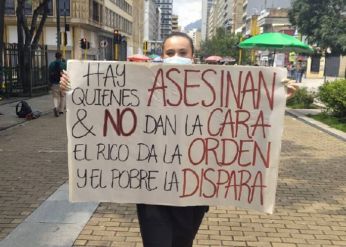 La ideología del gobierno y las fuerzas armadas en medio de la crisis nacional