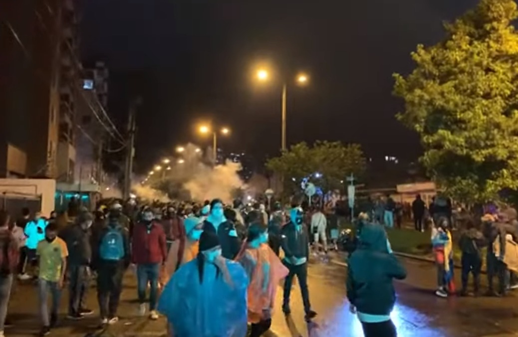 La protesta se le metio a la casa de Duque, y el Presidente no reacciona