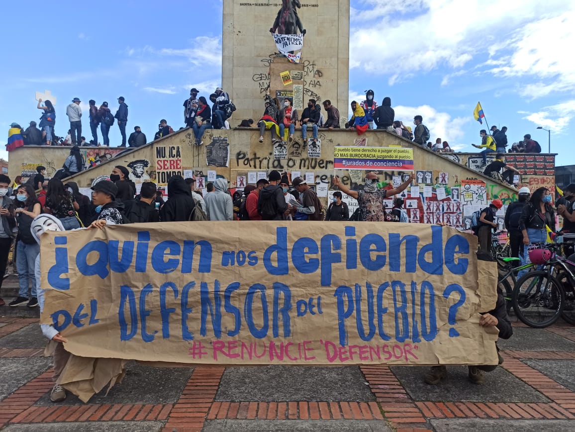 Con plantón exigen la renuncia del Defensor del Pueblo