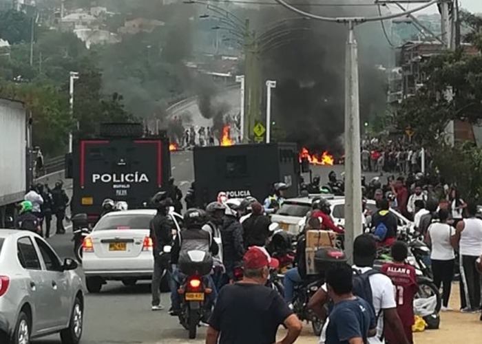 Del 12M en el Puente de la Madre Laura