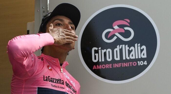 Egan Bernal como líder del Giro de Italia