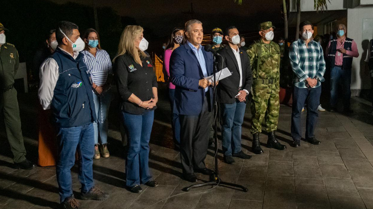 Conmoción interior, autogolpe y resistencia