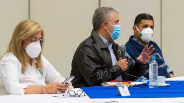 Duque da vía libre para que los funcionarios del gobierno vuelvan a las oficinas