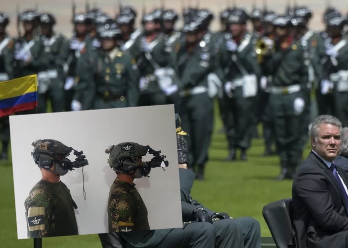 $2 mil millones en 52 visores para fanáticos: la última desfachatez del ejército