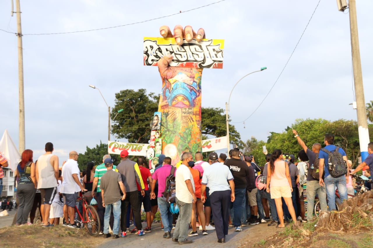 A la fuerza desbloquean Puerto Resistencia pero respetarán el monumento