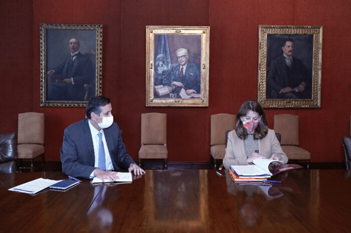 La aterrizada de Marta Lucia Ramírez en el Palacio de San Carlos - -- Las2orillas - La aterrizada de Marta Lucia Ramírez en el Palacio de San Carlos