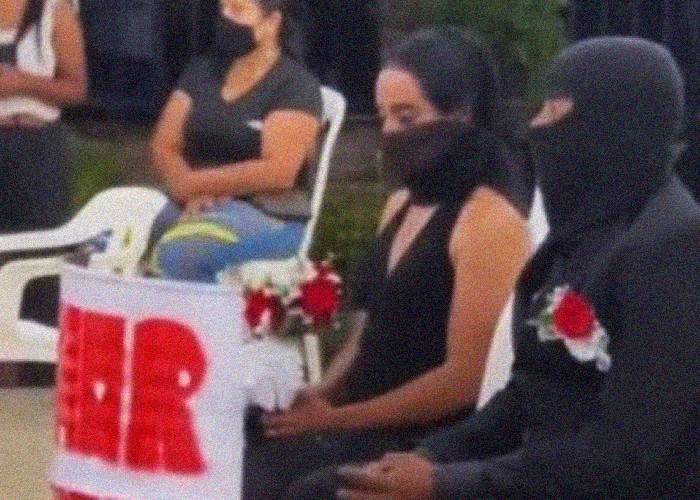 'Amor encapuchado' en tiempos del paro nacional