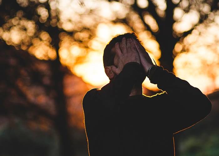 La muerte de mis amigos me disminuye