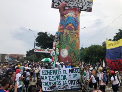  - Multitudinario acto para inaugurar el Monumento a la Resistencia en Cali - Página 4