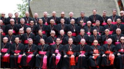  - “La única iglesia que ilumina es la que arde"